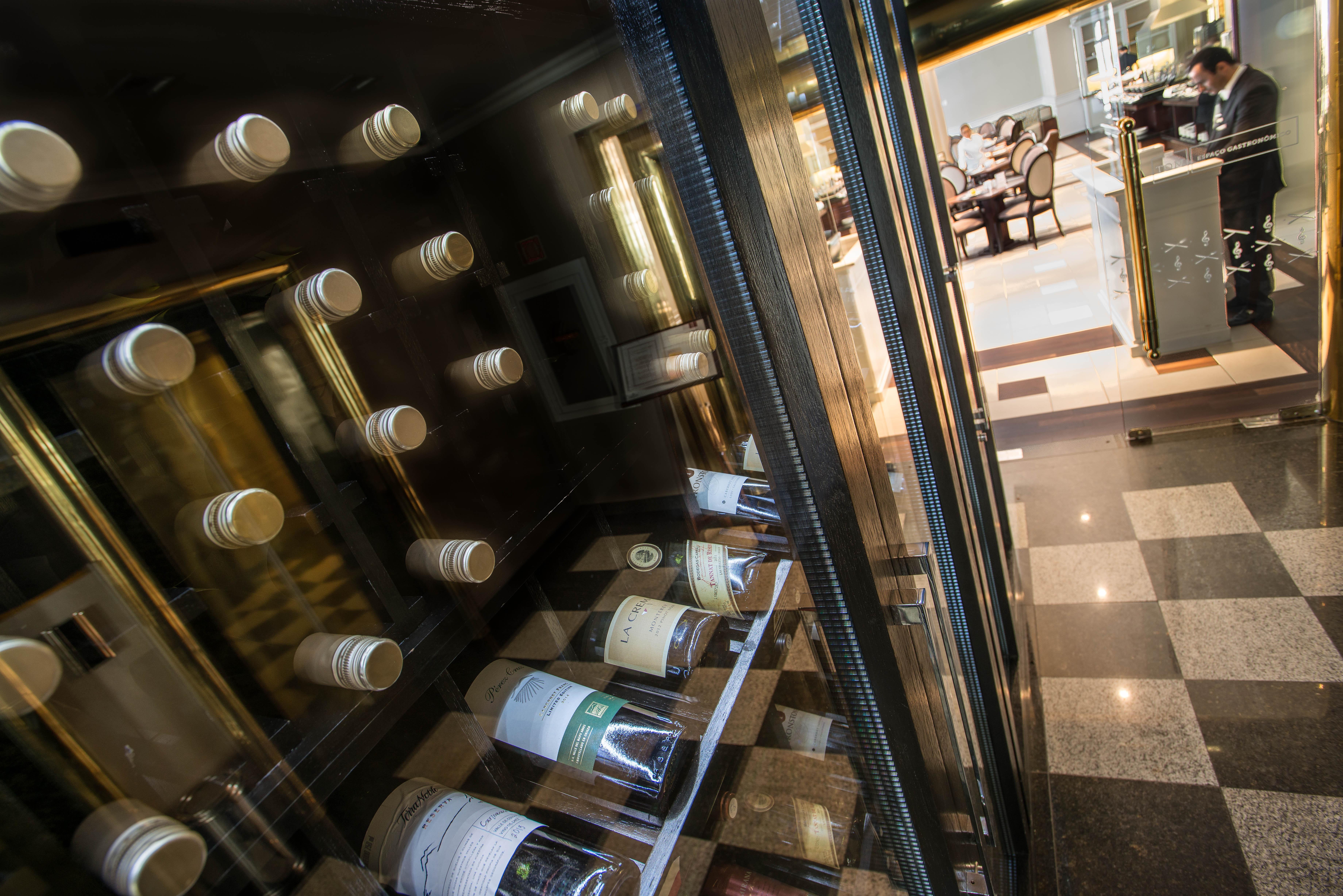 Bourbon Hotel & Suites Κουριτίμπα Εξωτερικό φωτογραφία Wine cellar
