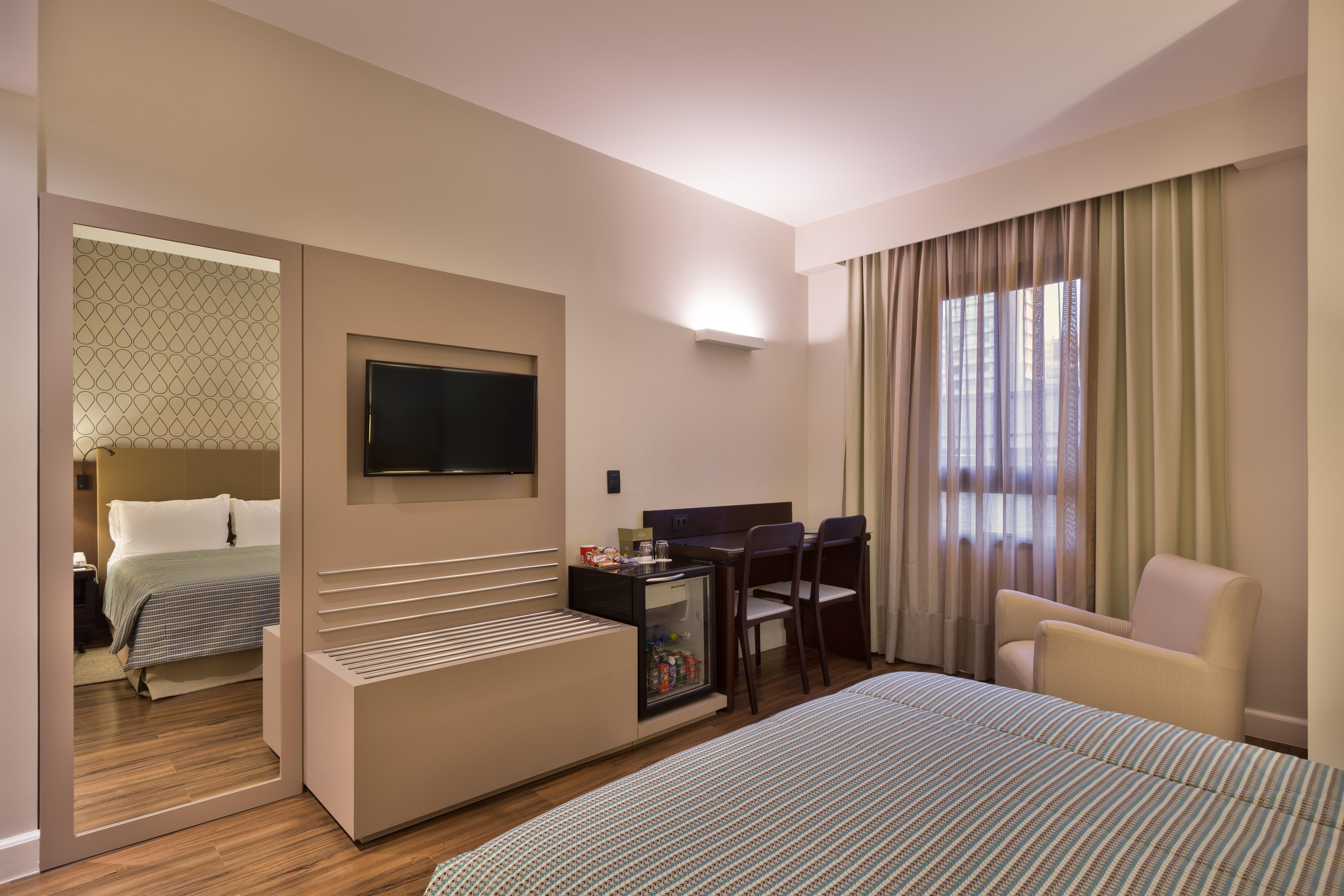 Bourbon Hotel & Suites Κουριτίμπα Εξωτερικό φωτογραφία A room at the hotel