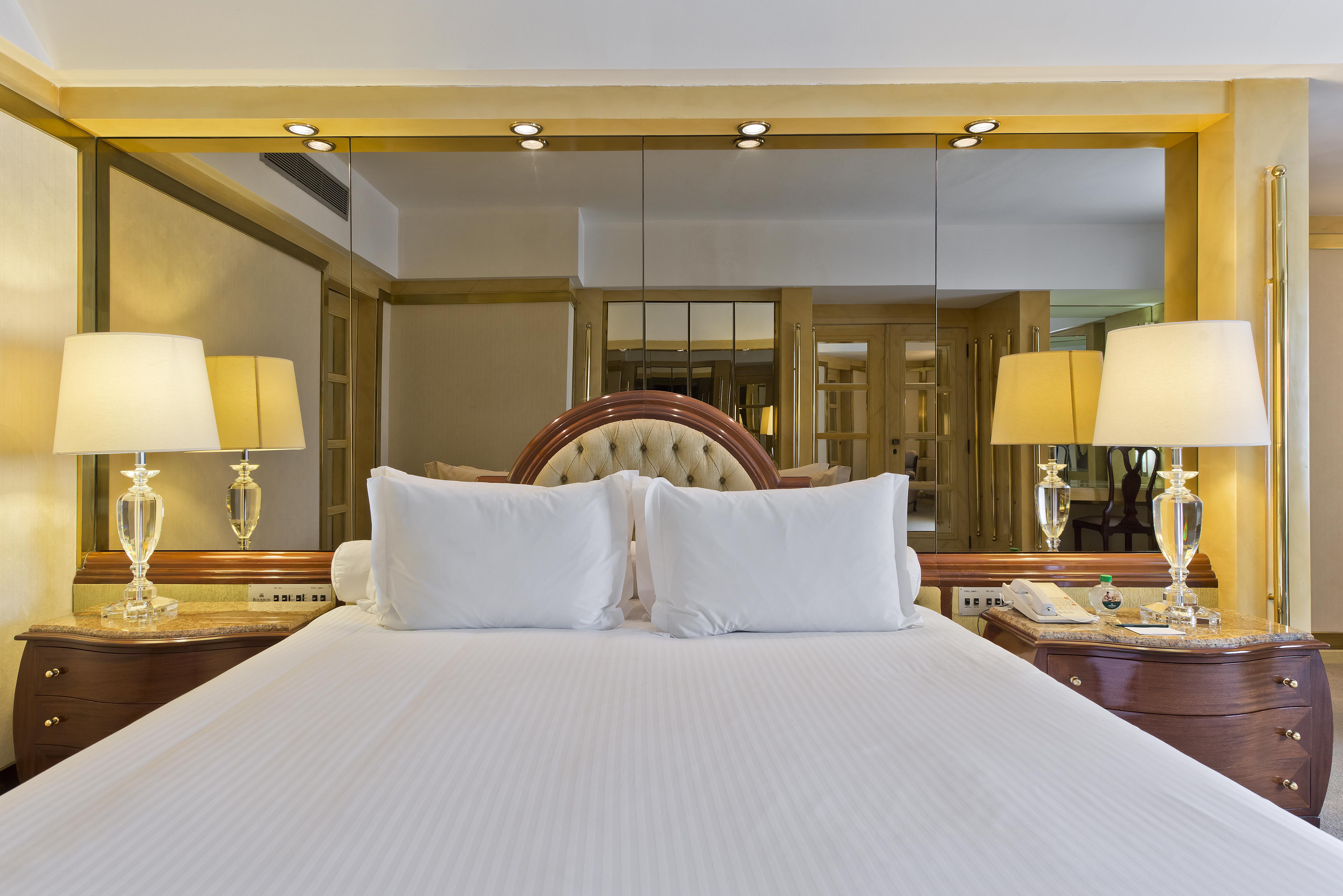 Bourbon Hotel & Suites Κουριτίμπα Εξωτερικό φωτογραφία A bedroom at the hotel