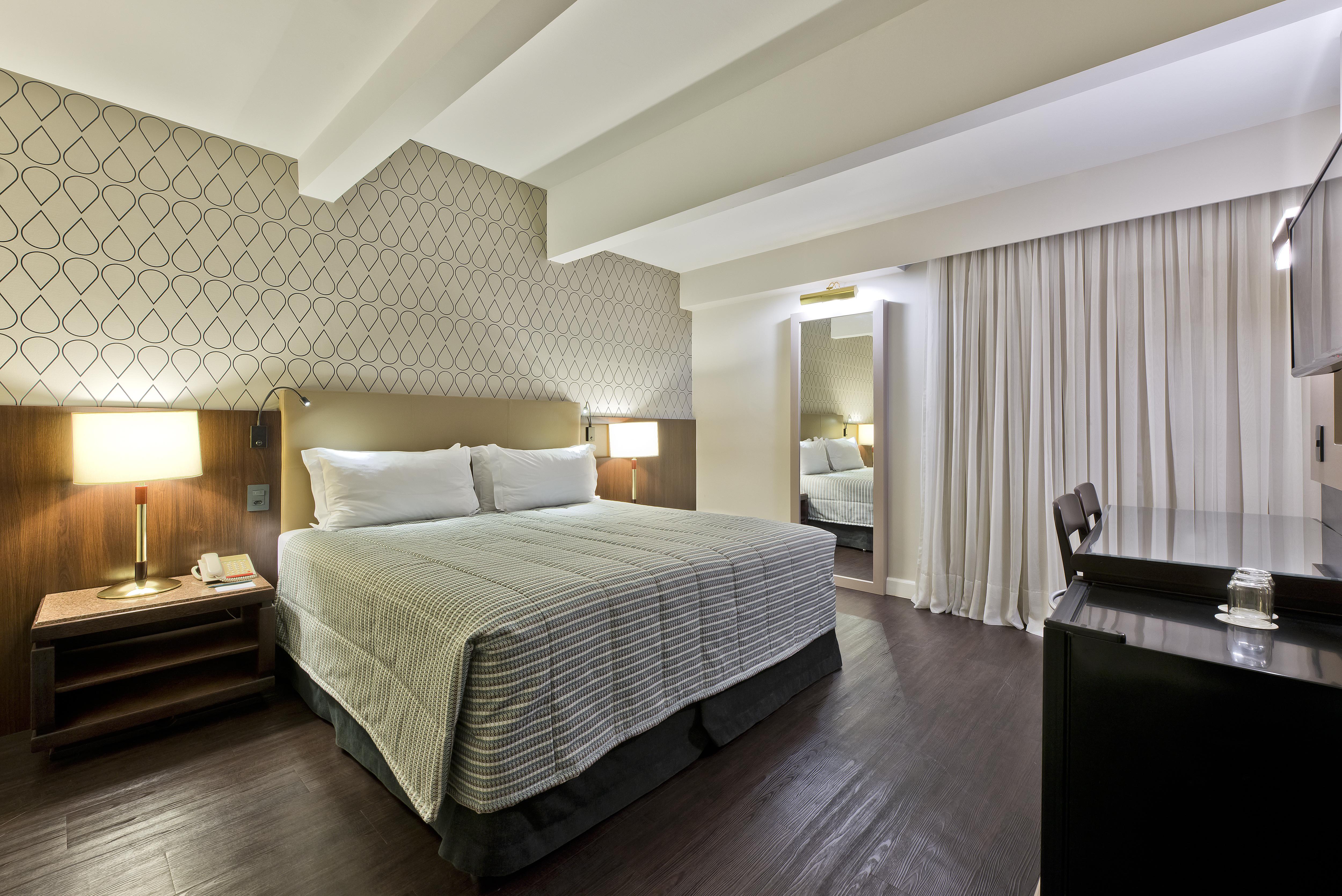 Bourbon Hotel & Suites Κουριτίμπα Εξωτερικό φωτογραφία A room at the hotel