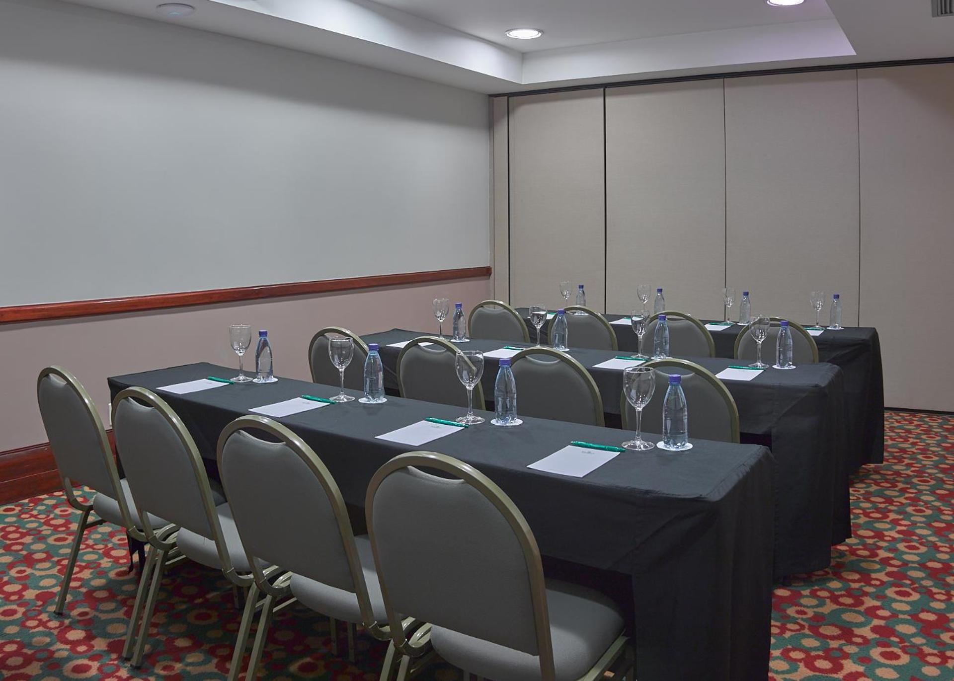 Bourbon Hotel & Suites Κουριτίμπα Εξωτερικό φωτογραφία Meeting room