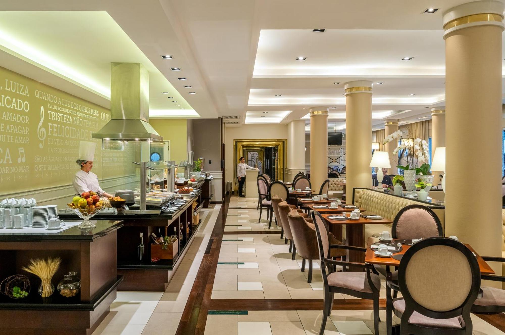 Bourbon Hotel & Suites Κουριτίμπα Εξωτερικό φωτογραφία Restaurant