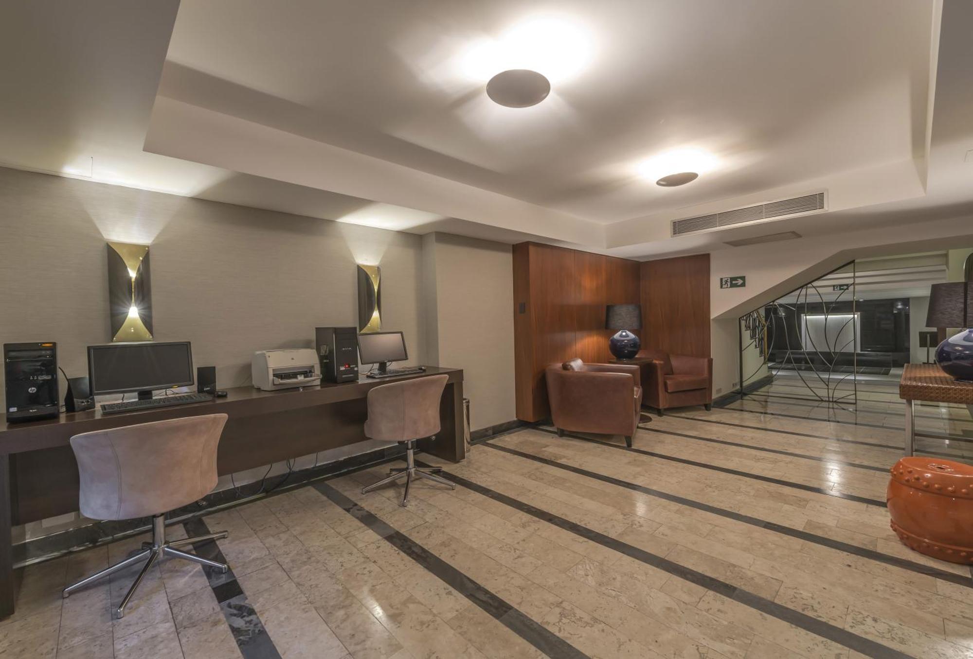 Bourbon Hotel & Suites Κουριτίμπα Εξωτερικό φωτογραφία Business Center